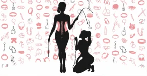 Ilustração com fundo branco e padrão de ícones BDSM em rosa e preto, silhueta de Mestra de corset com chicote e Submissa ajoelhada no centro